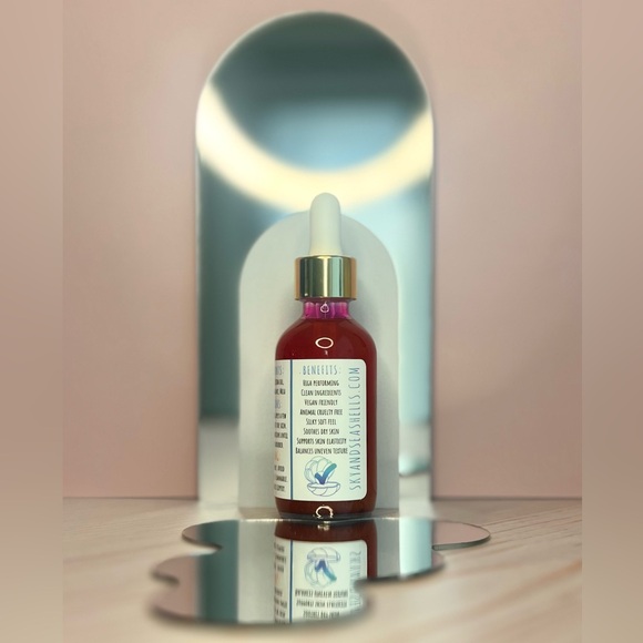 Hand Crafted “Strawberry Shortcake” Scented Body Oil by Sky & Seashells Skincare - Picture 3 of 5